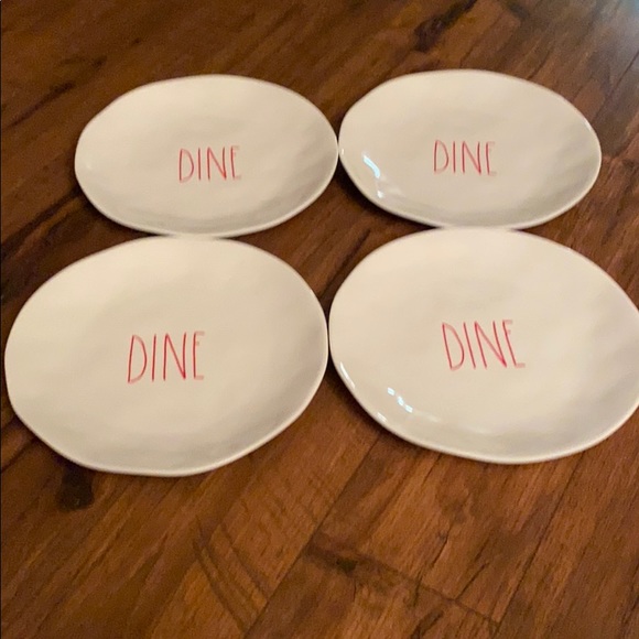 Rae Dunn YUMMY White Dinner Plates – Set Of 4, 10.5 Inch Melamine, Summer-Ready
